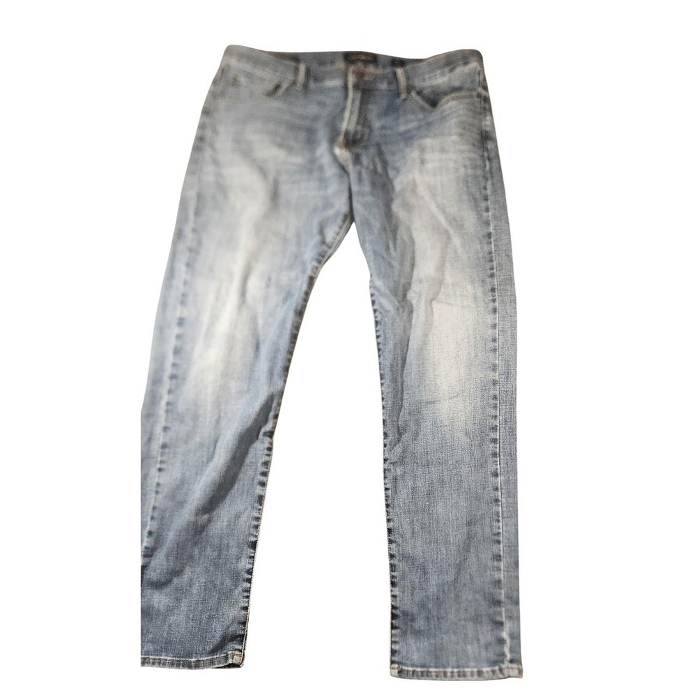 Lucky Brand 221 Straight Jeans Mens 38x32 Blue Light Wash Denim Distressed
